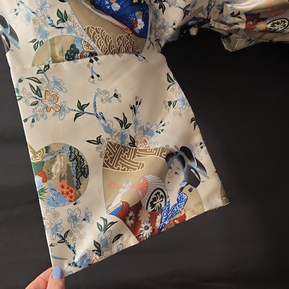 Oriental Style Kimono Robe - Picture 3 of 4